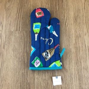 Champagne oven mitt --- brand new and never used!!
